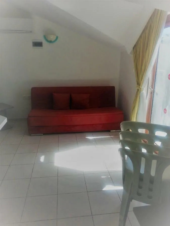 مرمريس Club Kocer Apartments 2*,  تركيا